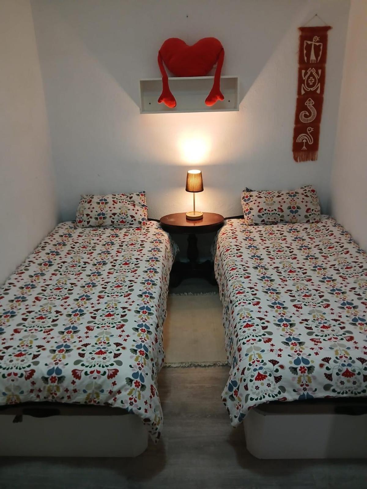 Piso Para 4 Con 2 Parking En Casco Historico De Zaragoza 2 Noches Minimo 외부 사진